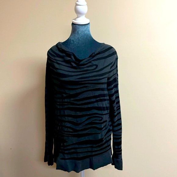 Dana Buchman Women's Large LS Scoop Neck Zebra Print Top - Picture 1 of 4